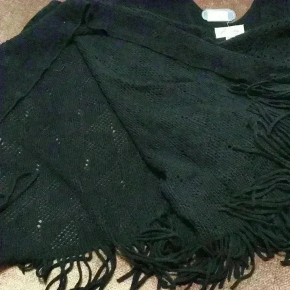 NWT Arianna by Howard’s Black Two Pattern Knit Poncho - Picture 8 of 10